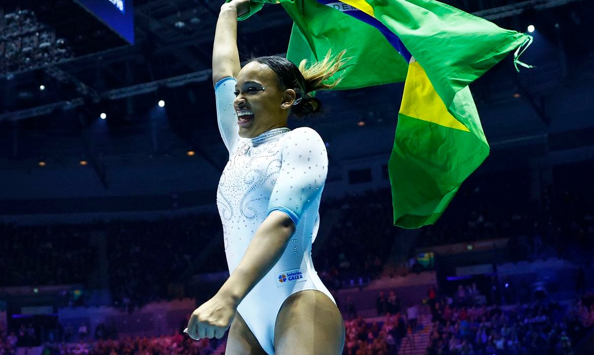 Rebeca Andrade conquista medalha de bronze na trave no Mundial de