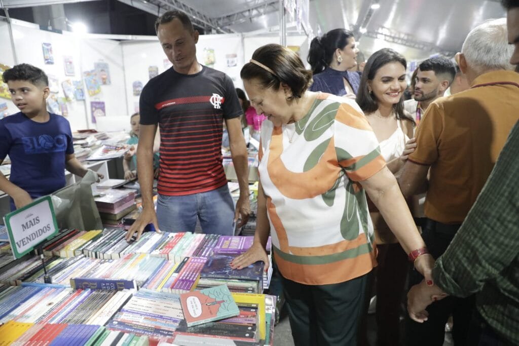 Governadora Fátima Bezerra visita 26ª FINECAP em Pau dos Ferros