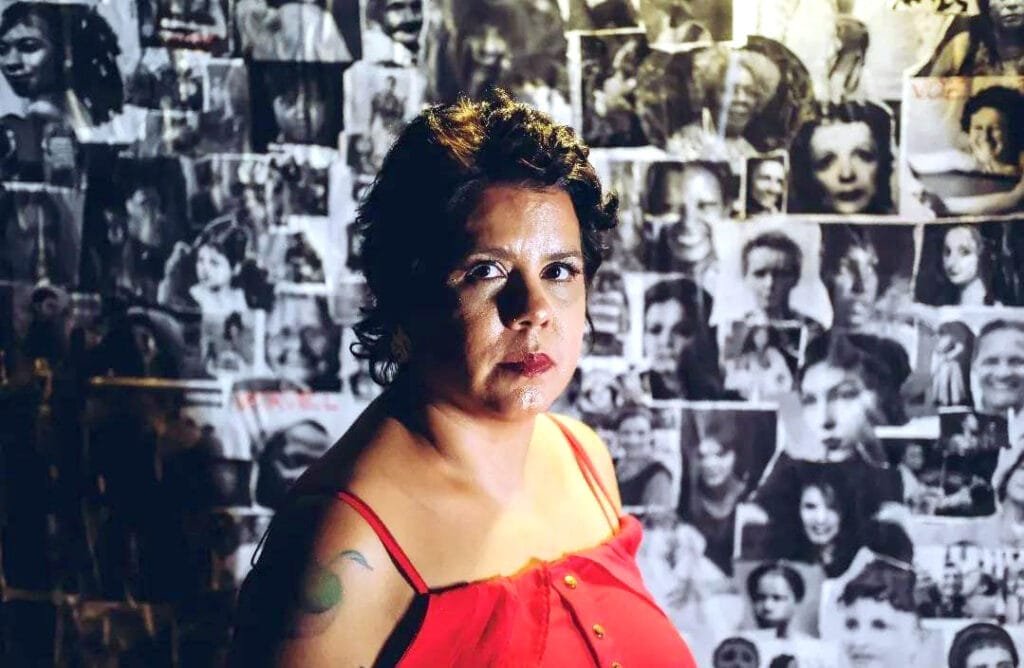 Cantora Simona Talma ressignifica câncer de mama em novo trabalho