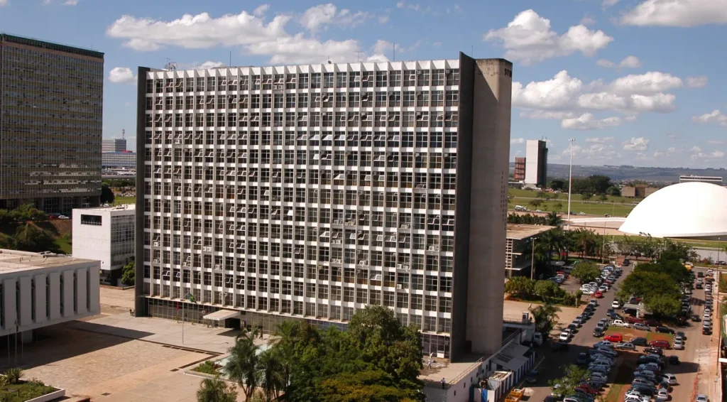 Senado aprova lei que permite criação de 740 novos cargos no Superior Tribunal Militar