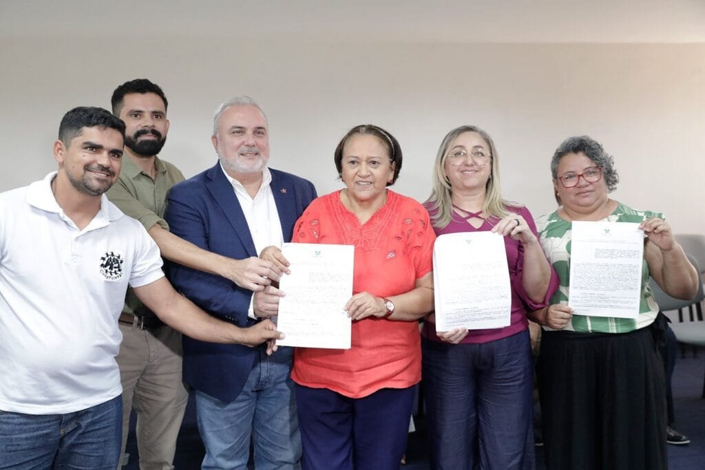 Governo entrega recursos e equipamentos para a Saúde e Agricultura Familiar