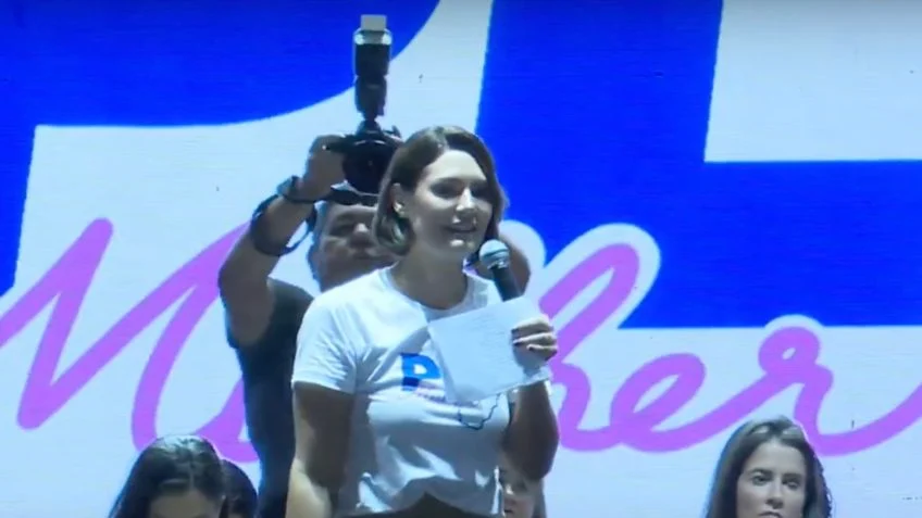 Michelle Bolsonaro ironiza delação de Mauro Cid em evento do PL