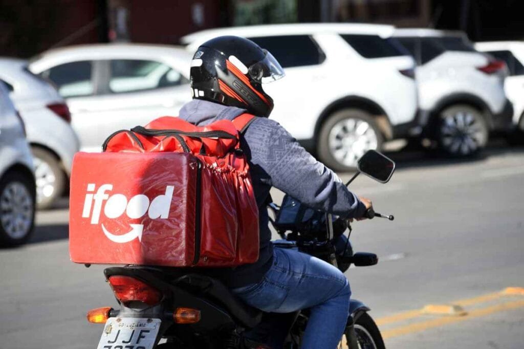 Vereadores aprovam lei que permite entregas de mercadorias nas portarias dos condomínios