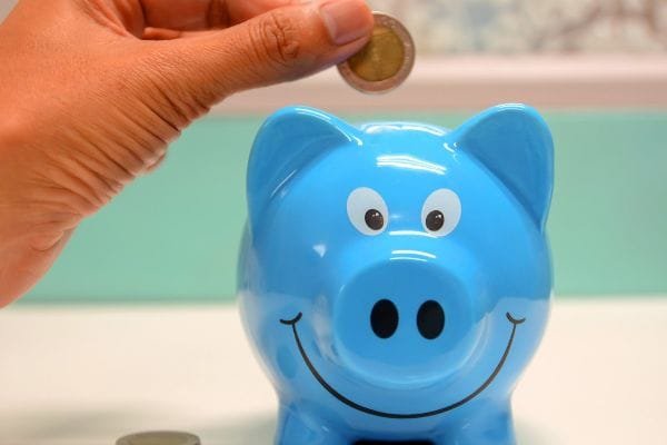 Bancos são condenados após descontos indevidos em conta de aposentado