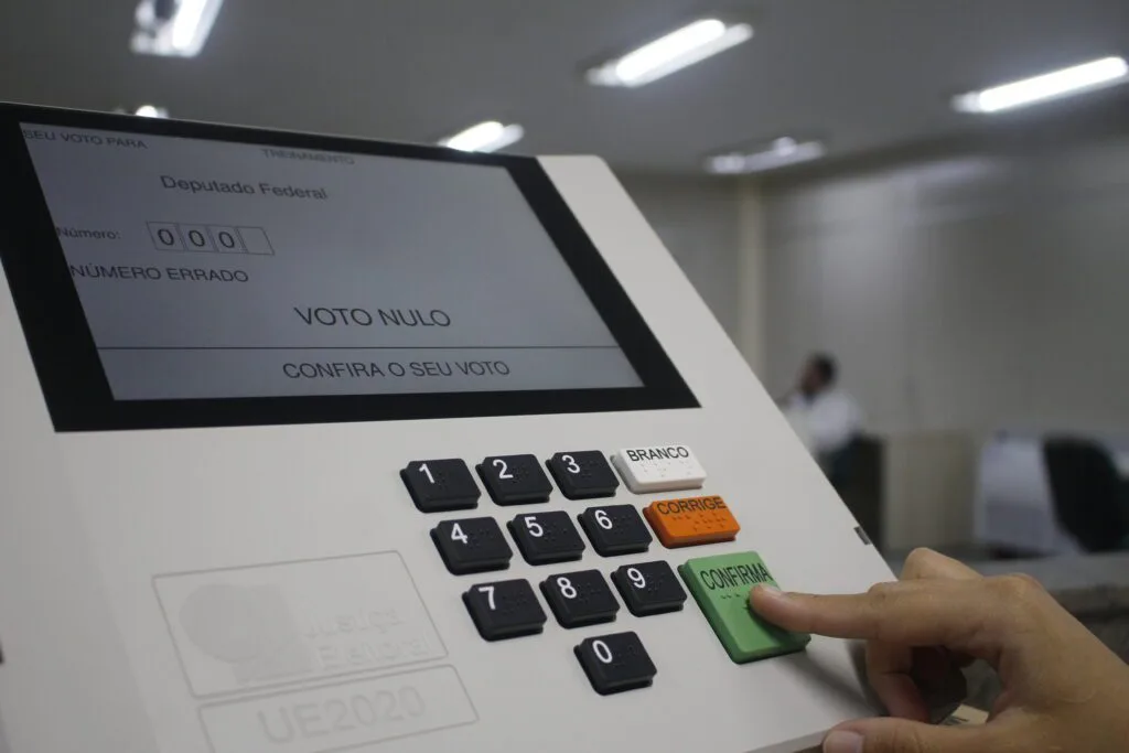 Após prorrogar votação até 19h, Zanin esclarece que decisão afeta apenas locais com urnas ainda abertas