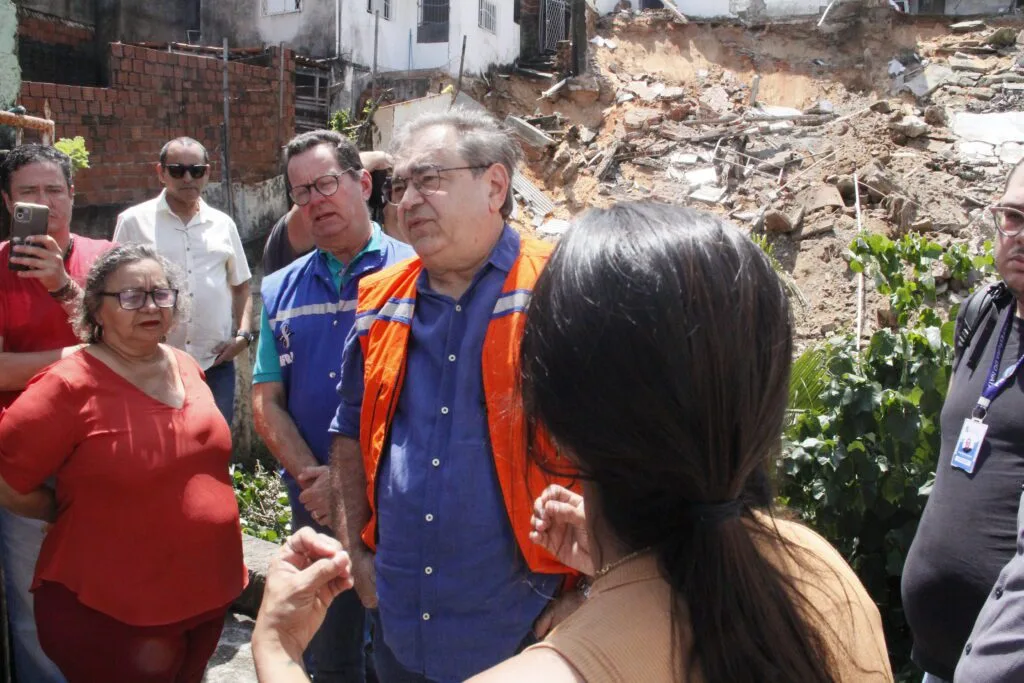 “Medo de ser despejada!”, desabafa vítima do desabamento em Neópolis