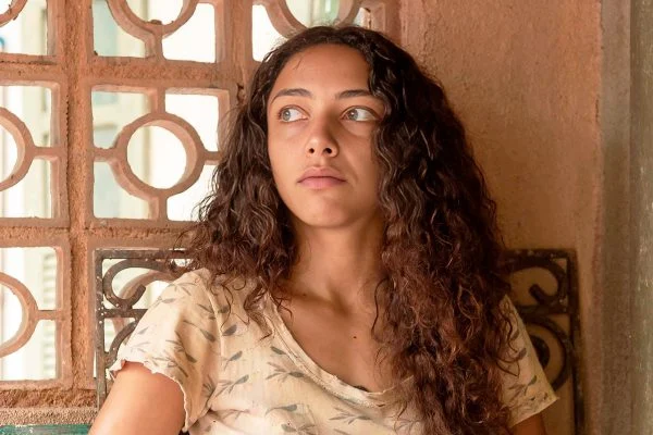 Atriz potiguar Alice Carvalho estreia em Renascer