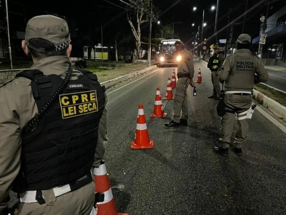 Adolescente de 13 anos é flagrado dirigindo veículo em blitz do CPRE