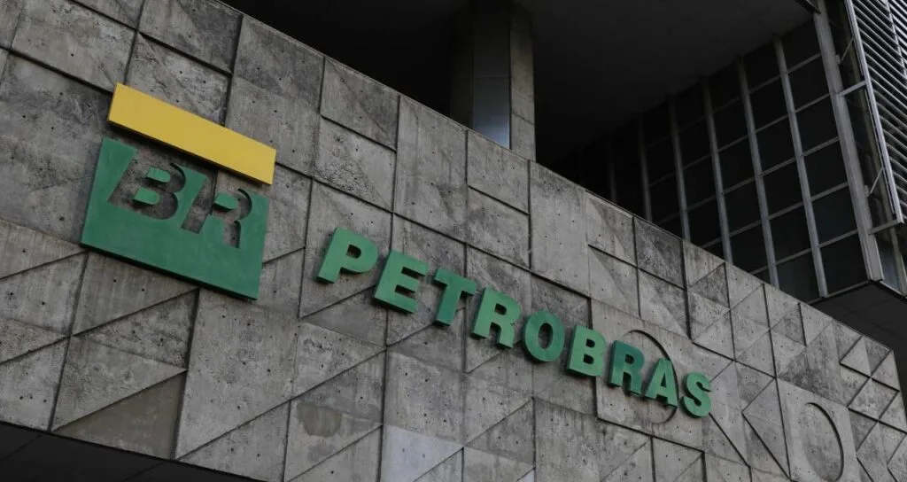 Petrobras atinge R$ 800 bi em valor de mercado e bate recorde