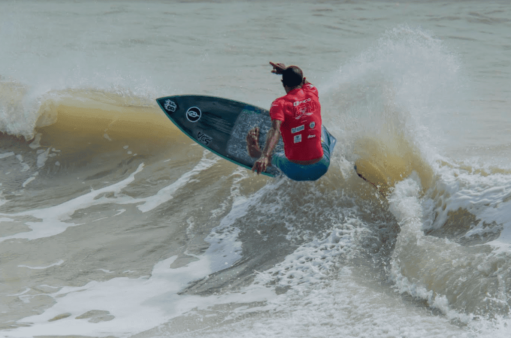 Natal recebe etapa do Estadual de Surfe