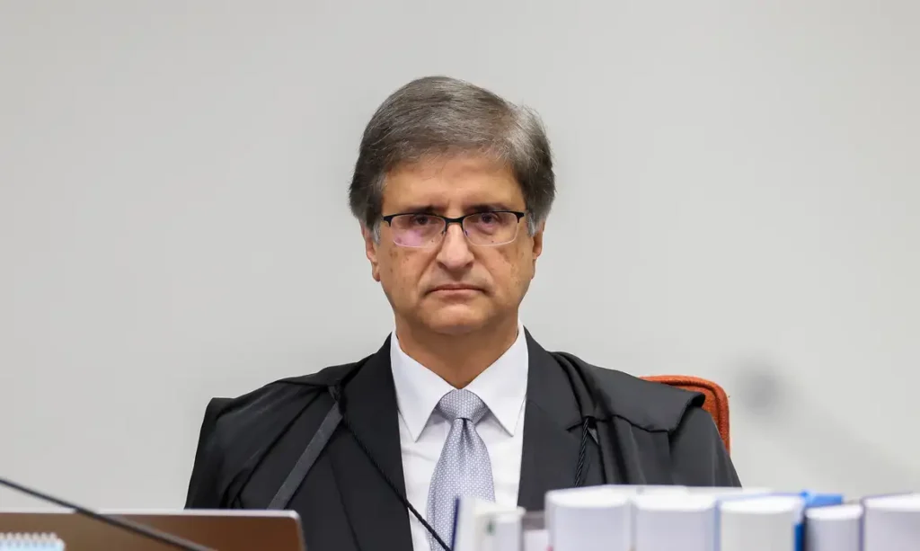 PGR pede fim de inquérito contra Bolsonaro por suposta falsificação de cartões de vacina