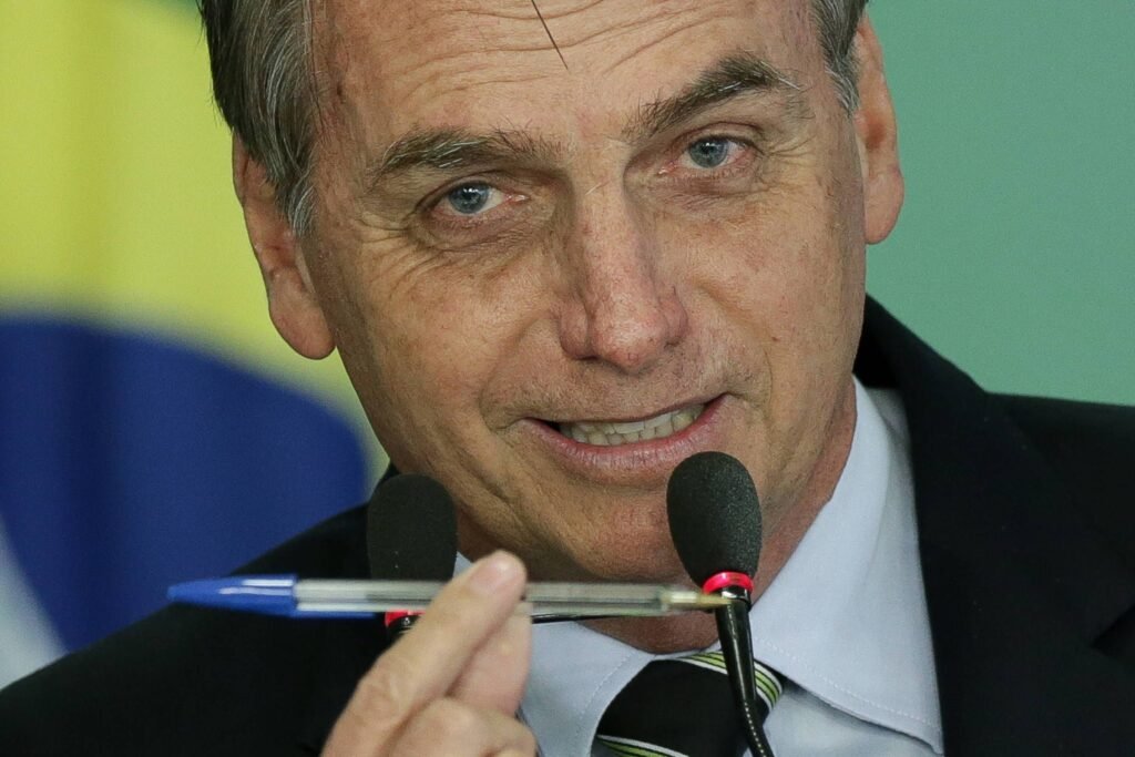 Bolsonaro sancionou sem vetos fim de controle em descontos no INSS