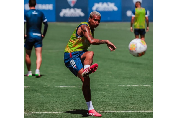 Quartas de final começam com clássicos regionais