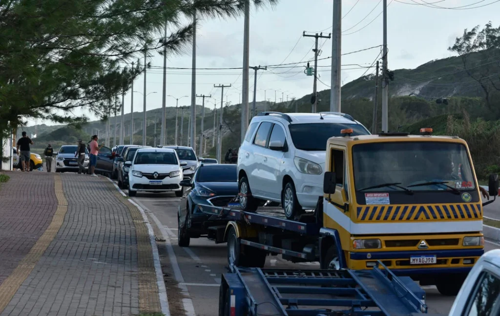 Lei regulamenta remoção e leilão de veículos abandonados e irregulares em Natal