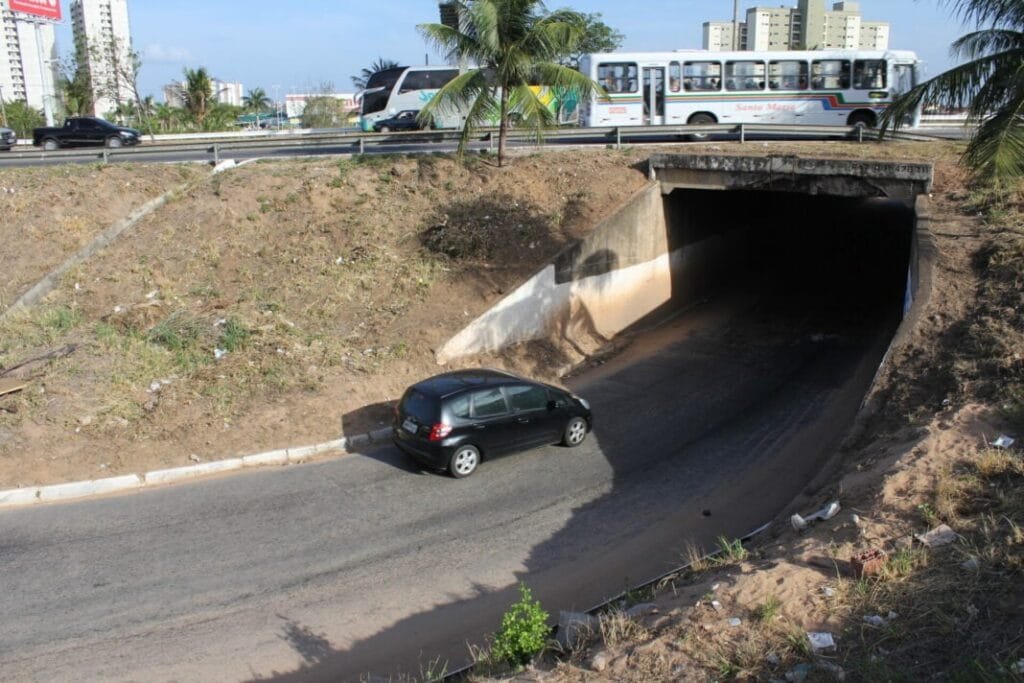 Motorista receberá R$ 2,4 mil de indenização por acidente no túnel de Neópolis