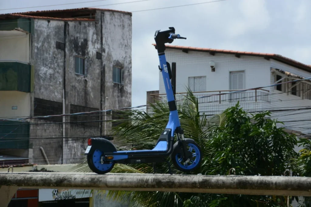 Patinetes elétricos: uso fora das regras pode custar até R$ 10 mil em multas