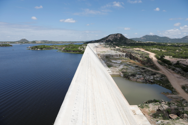 Governo desenvolve maior programa de acesso à água do RN