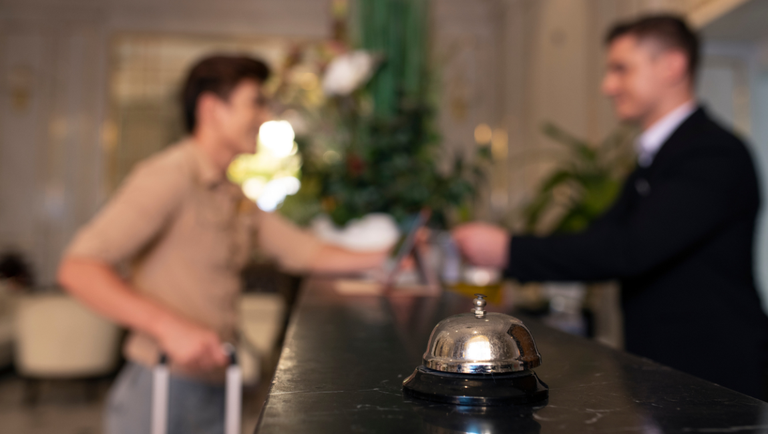 Brasil adota Ficha Nacional de Registro de Hóspedes Digital e aposenta cadastro em papel