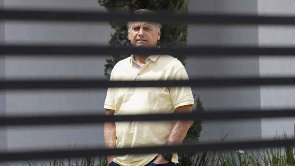 Bolsonaro pede autorização para fazer fisioterapia na prisão