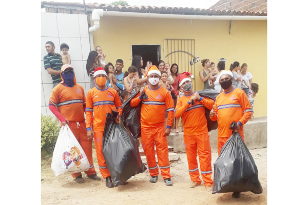 Gari Noel ainda recebe doações para alegrar o Natal de dezenas de crianças