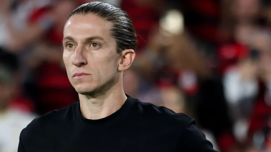 Flamengo anuncia renovação de Filipe Luís como técnico até dezembro de 2027