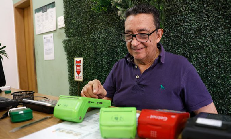 Um a cada quatro idosos trabalhava em 2024, aponta IBGE