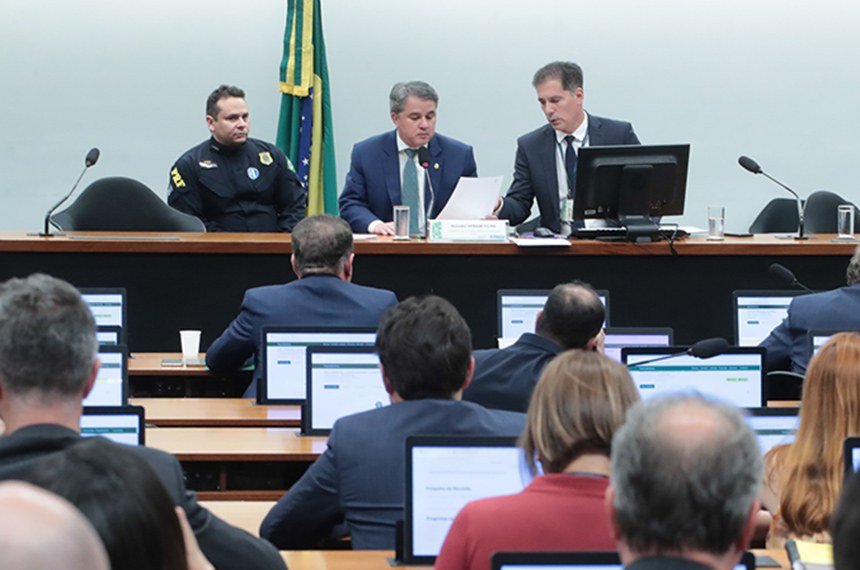 Aprovada em comissão, LDO deve ser votada pelo Congresso nesta quinta