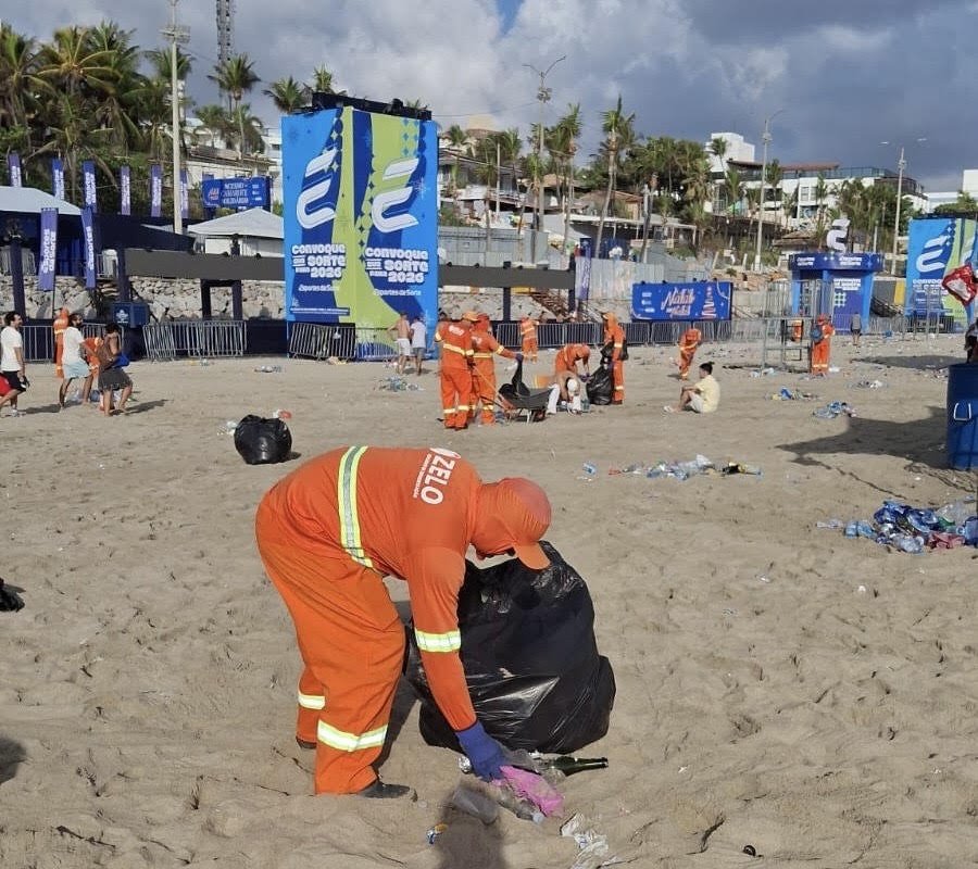 Operação de limpeza recolhe cerca de 260 toneladas de resíduos em Ponta Negra durante festas de fim de ano