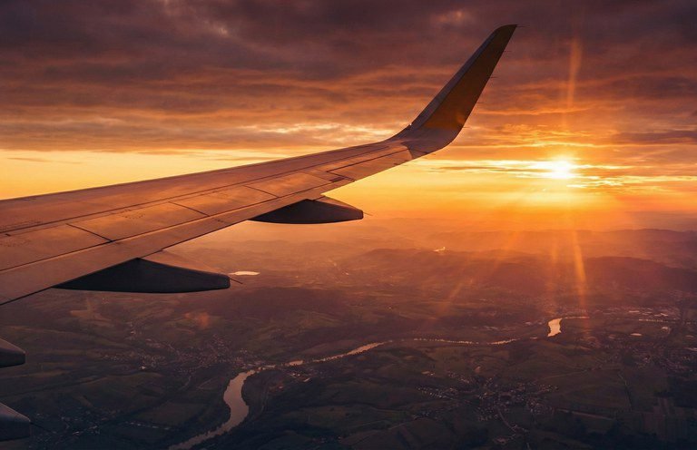 Brasil recebeu 6,1 milhões de visitantes internacionais por transporte aéreo em 2025