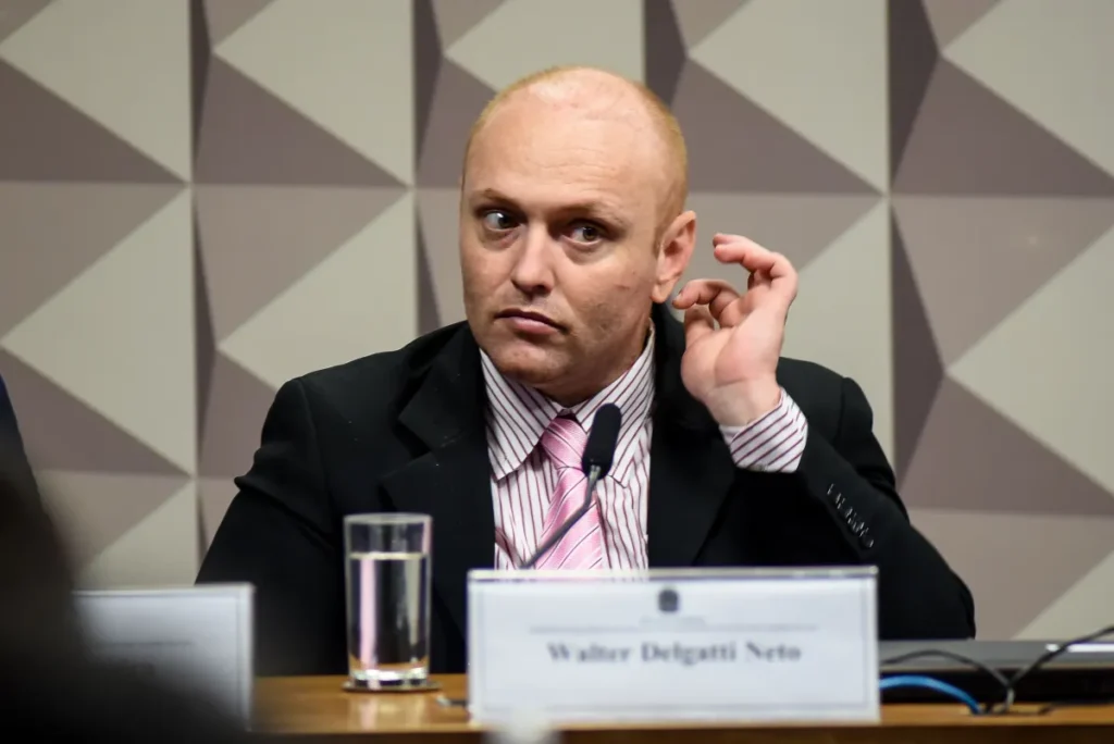 Moraes autoriza hacker Delgatti a progredir ao regime semiaberto