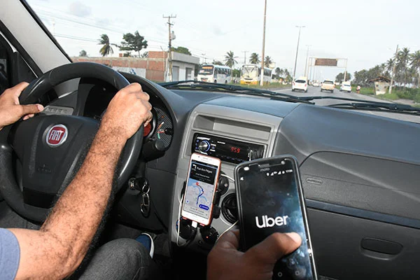 Prefeitura cria comissão para discutir regulamentação do transporte por aplicativo em Natal