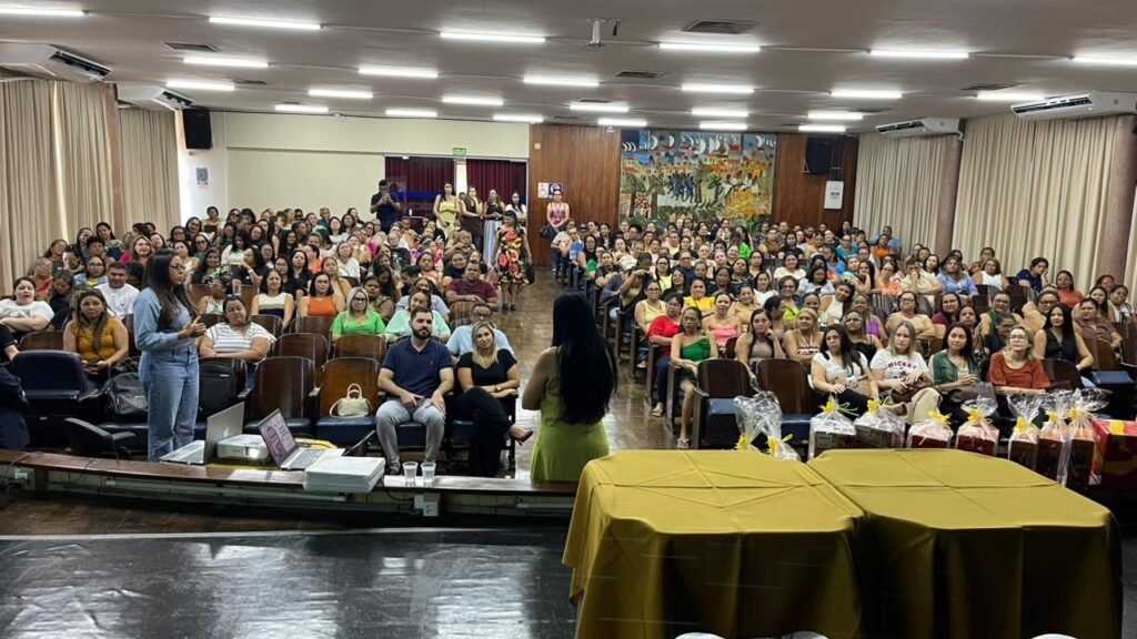 Formação qualifica 530 merendeiras da Rede Municipal de Ensino