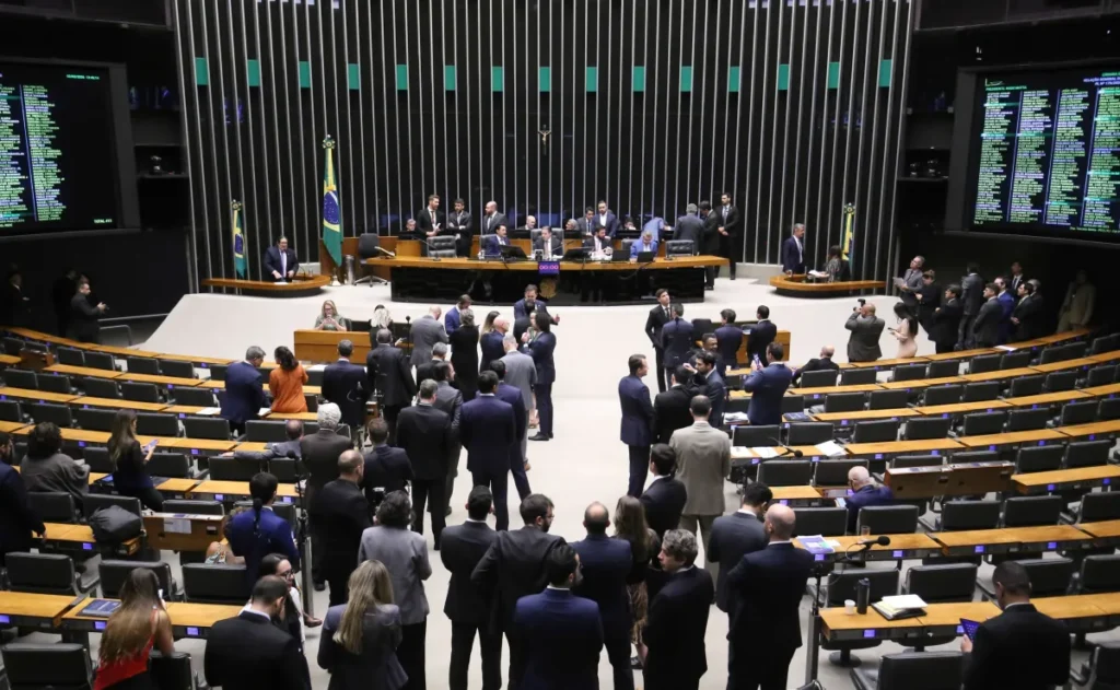 Câmara barra taxação de bets e proposta será votada à parte