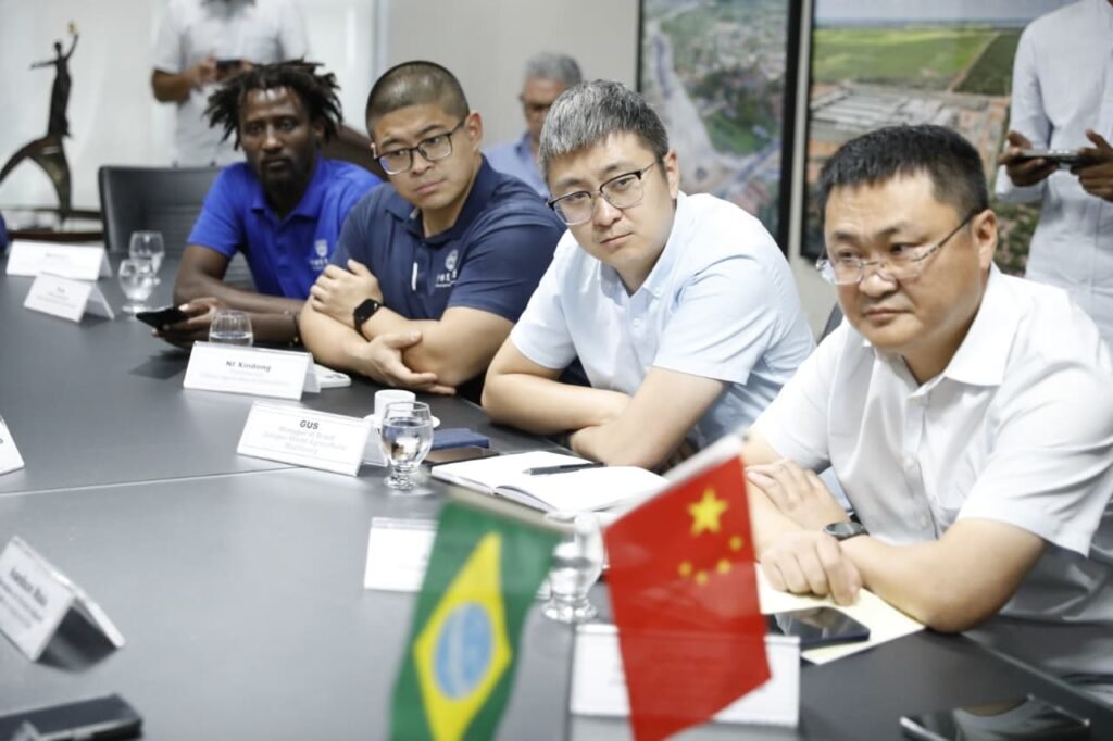 Empresa chinesa estuda instalar fábrica de equipamentos agrícolas no RN