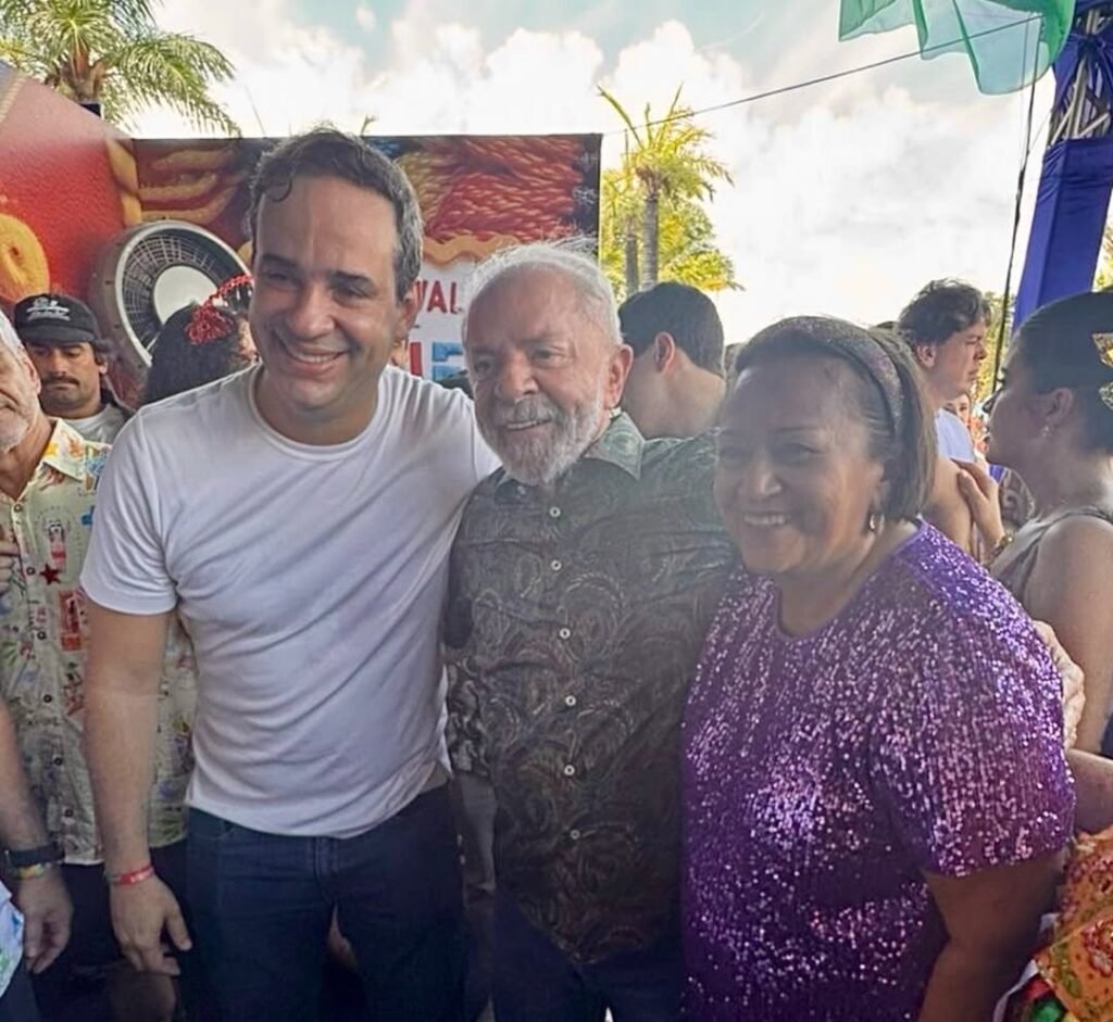 Fátima Bezerra curte o Galo ao lado de Lula