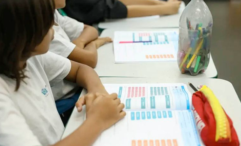 Mensalidades escolares pressionam e prévia da inflação acelera para 0,84% em fevereiro, aponta IBGE