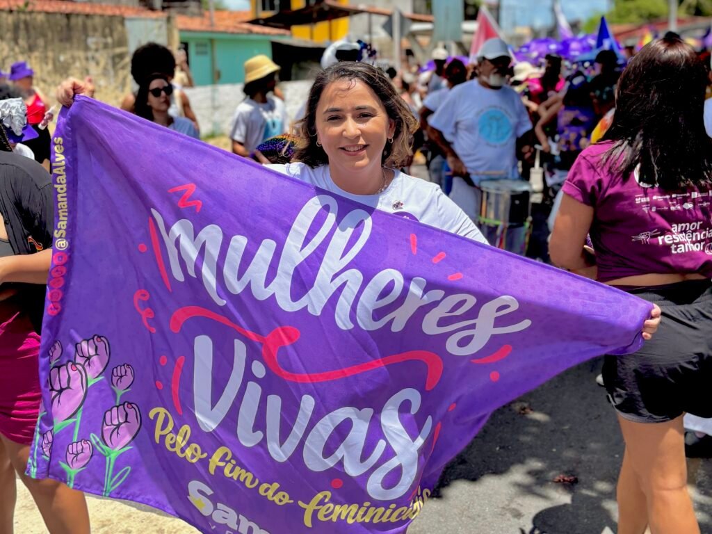 Ato na Redinha cobra fim da jornada 6×1 e reforça luta contra feminicídio