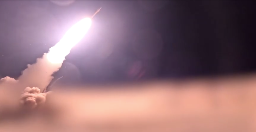 Irã lança mísseis durante troca de ataques com Israel