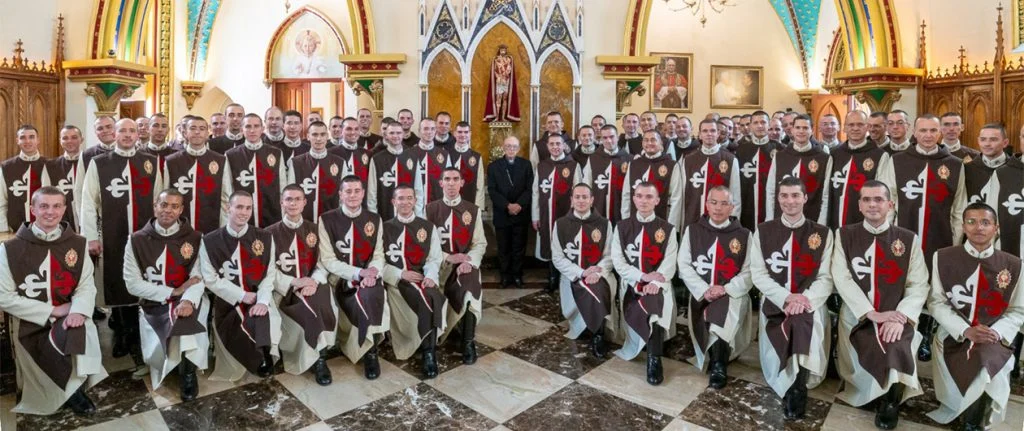 Dino derruba decisão do STJ e libera exibição de série sobre os Arautos do Evangelho na HBO