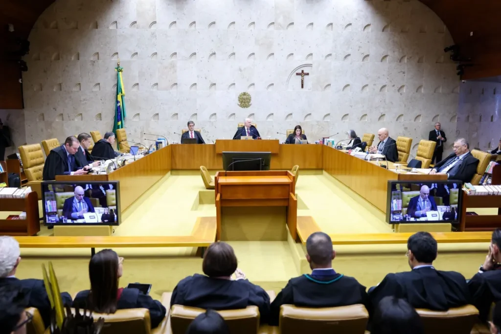 Ministros Gilmar, Dino, Moraes e Zanin propõem limitar penduricalhos a 35% do teto