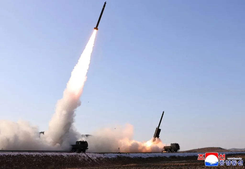 Coreia do Norte testa nova ogiva e arma eletromagnética