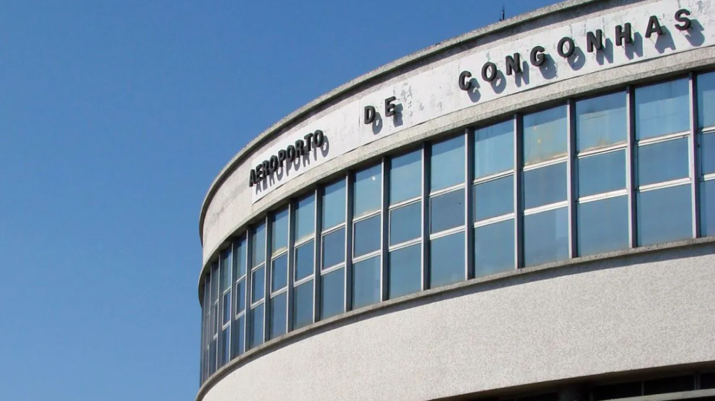 Espaço aéreo de SP é fechado após falha elétrica em controle de tráfego