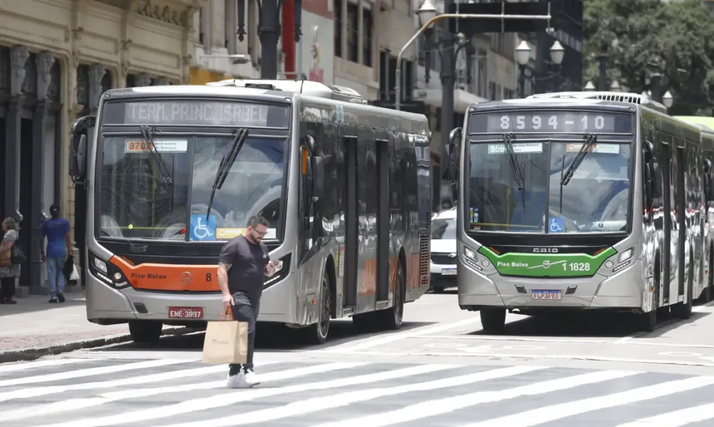Inflação oficial chega a 0,88% em março, diz IBGE