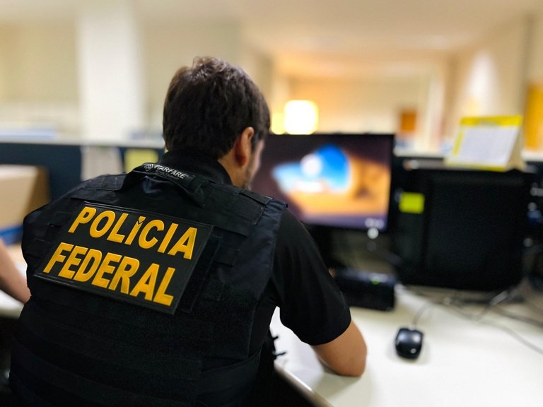 PF faz operação no RN contra crimes virtuais ligados à apologia ao nazismo e abuso infantil