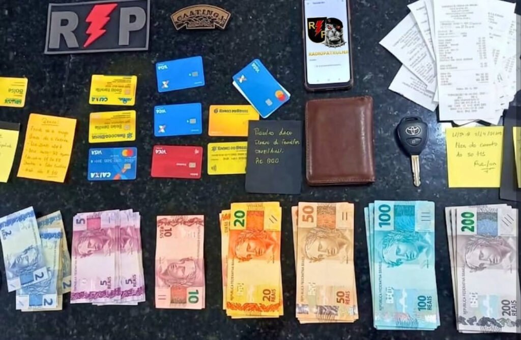 Estelionatário é preso com 113 cartões de beneficiários sociais e cerca de R$ 17 mil em dinheiro na Zona sul de Natal