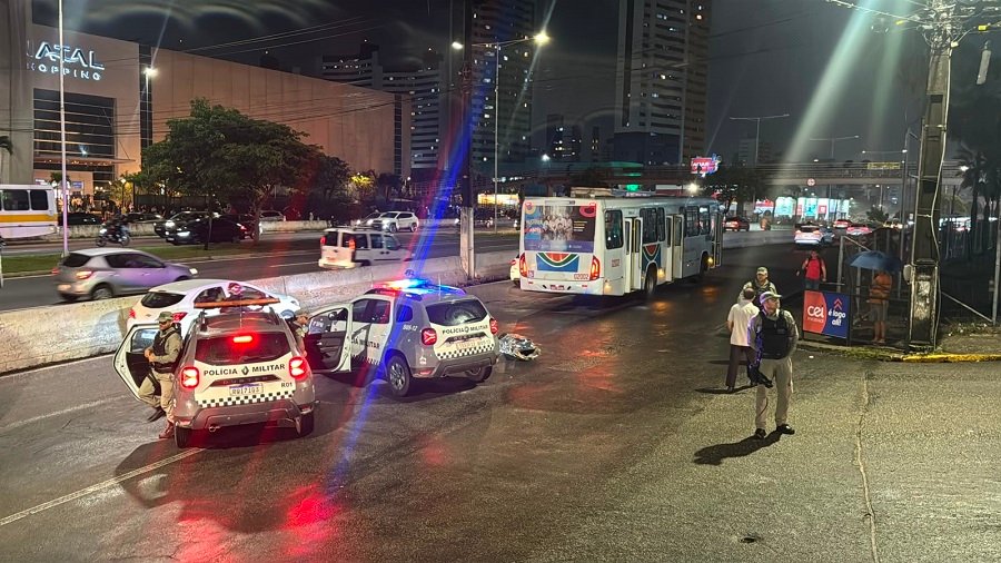 Homem morre após ser atropelado por ônibus na BR-101, em Natal