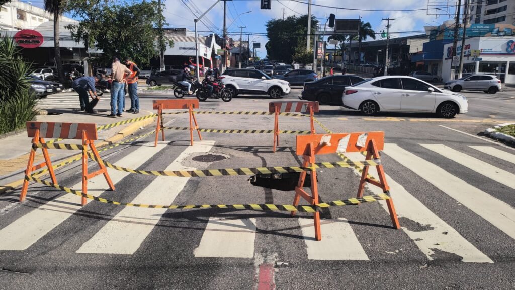 Trecho da Av. Prudente de Morais tem interdição parcial para obra da Caern