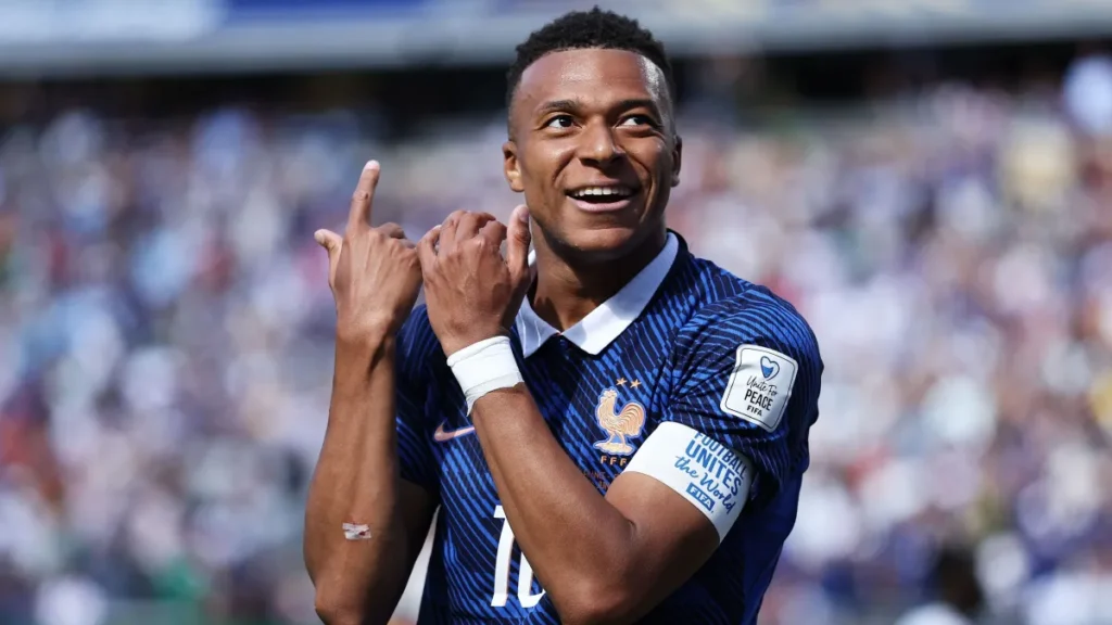 Mbappé descarta disputa com Messi pela artilharia da Copa: “Não acompanho”