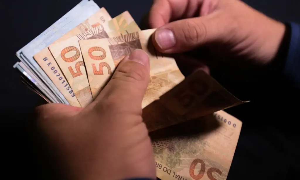 Caixa começa a pagar Bolsa Família de junho nesta quarta-feira (17)