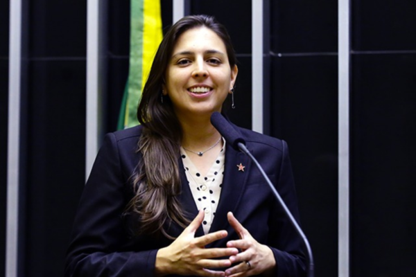 Natália Bonavides lidera para a Câmara Federal; mais de 70% afirma ainda não ter candidato